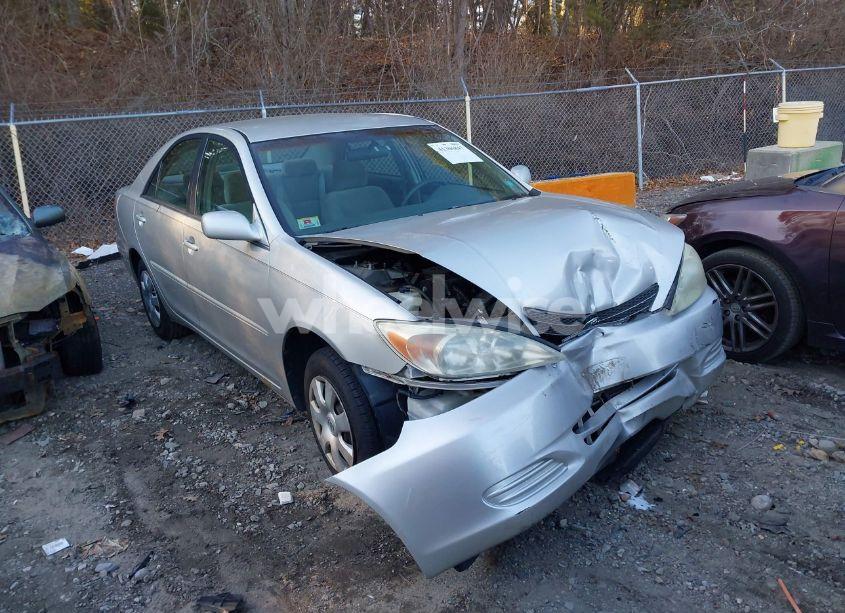 2004 Toyota Camry LE (VIN 4T1BE32K04U836041) main photo