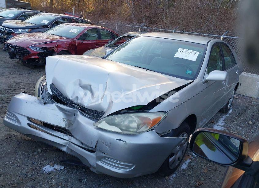 Photo 2 of 2004 Toyota Camry LE (VIN 4T1BE32K04U836041)