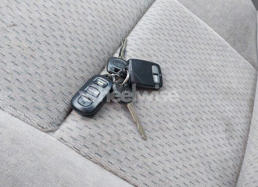 Photo 11 of 2004 Toyota Camry LE (VIN 4T1BE32K04U853924)