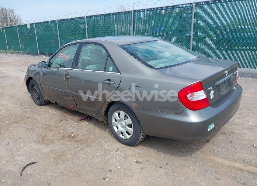 Photo 3 of 2004 Toyota Camry LE (VIN 4T1BE32K04U853924)