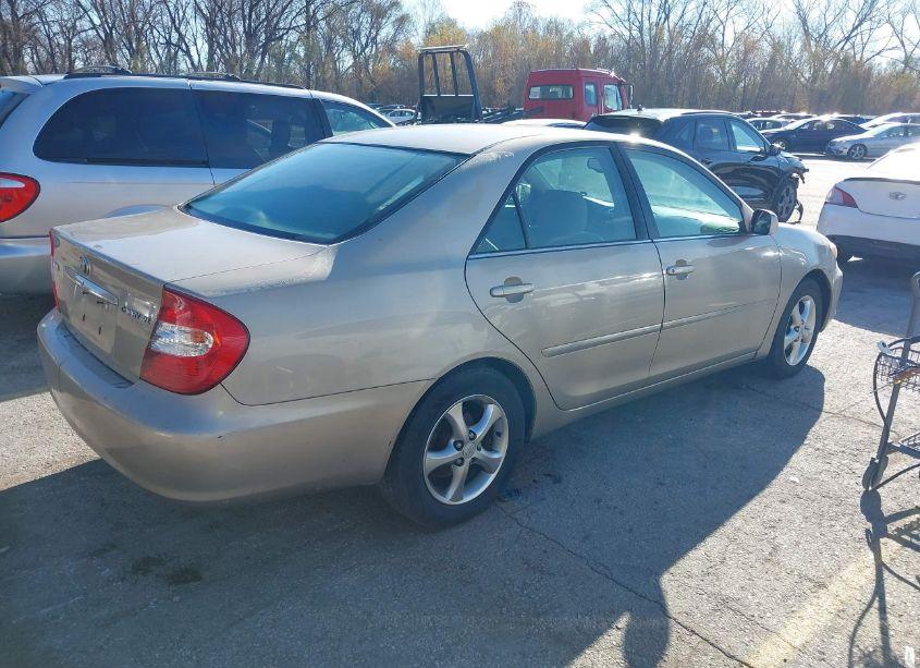Photo 4 of 2004 Toyota Camry XLE (VIN 4T1BE32K04U860498)