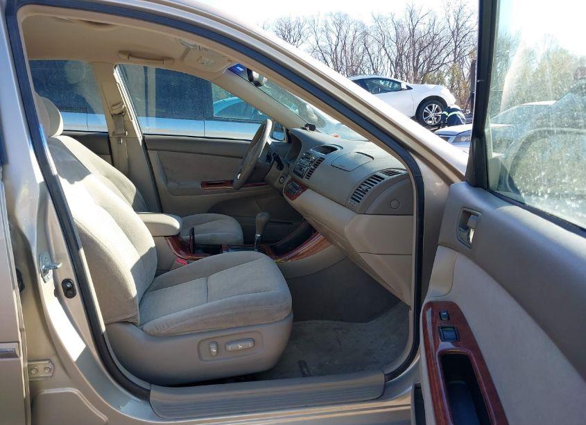 Photo 5 of 2004 Toyota Camry XLE (VIN 4T1BE32K04U860498)