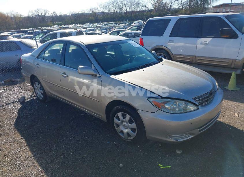 2004 Toyota Camry LE (VIN 4T1BE32K04U886793) main photo