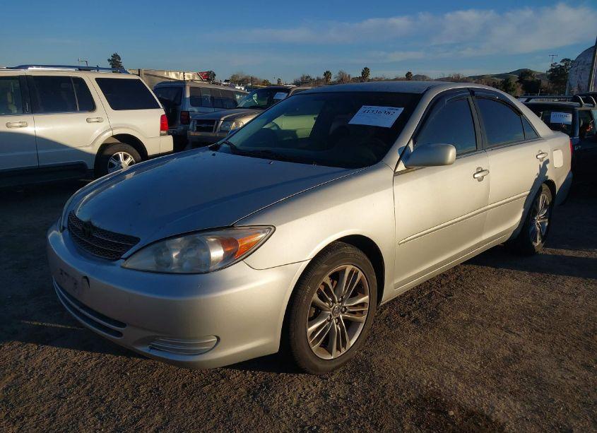 Photo 2 of 2004 Toyota Camry LE (VIN 4T1BE32K04U898104)