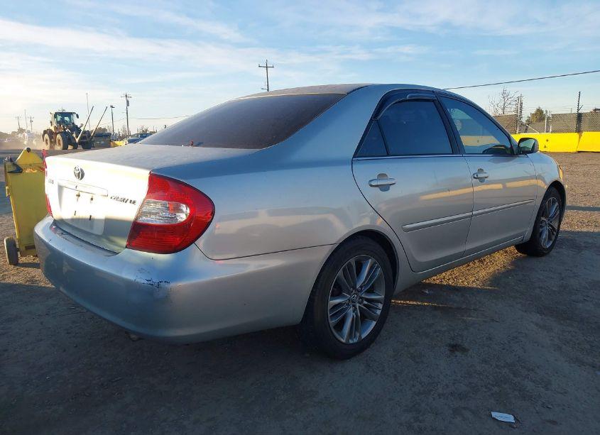 Photo 4 of 2004 Toyota Camry LE (VIN 4T1BE32K04U898104)