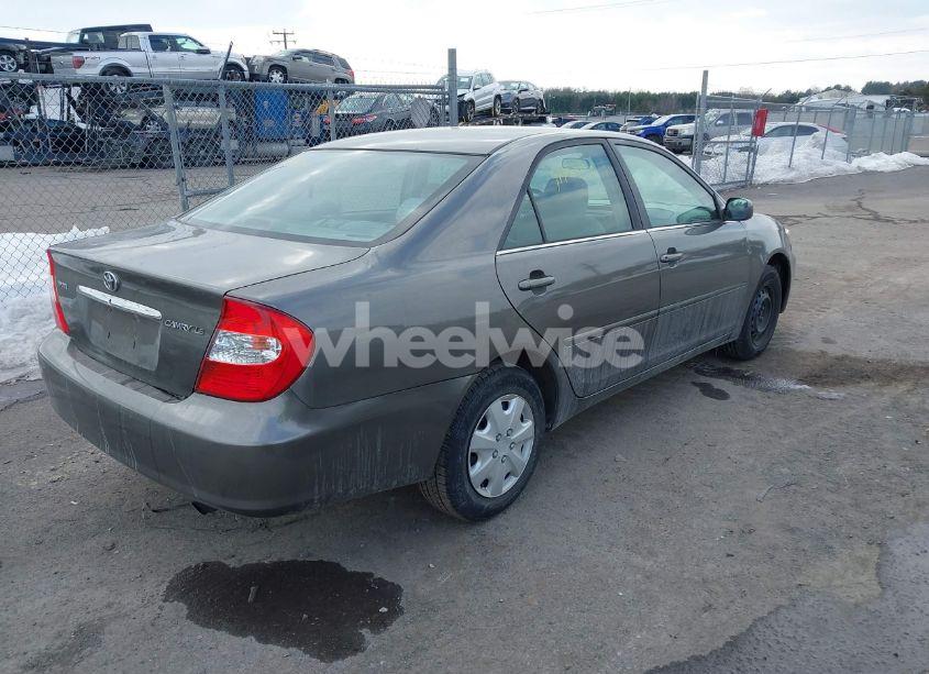 Photo 4 of 2004 Toyota Camry LE (VIN 4T1BE32K04U939881)