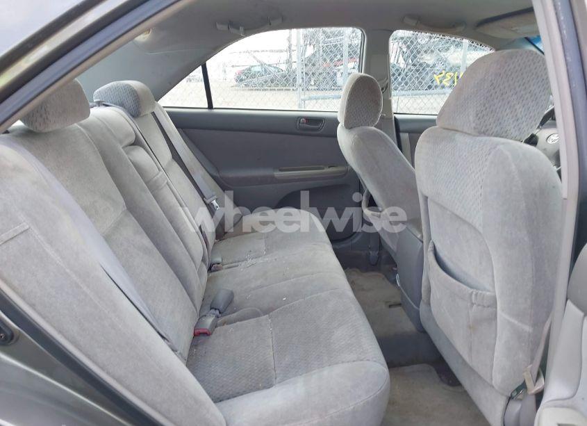 Photo 8 of 2004 Toyota Camry LE (VIN 4T1BE32K04U939881)