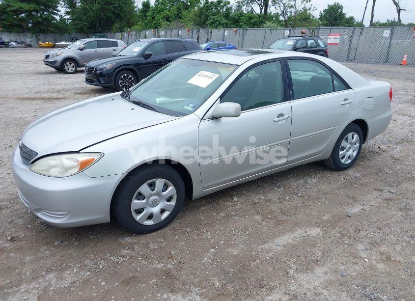 Photo 2 of 2004 Toyota Camry LE (VIN 4T1BE32K04U940691)