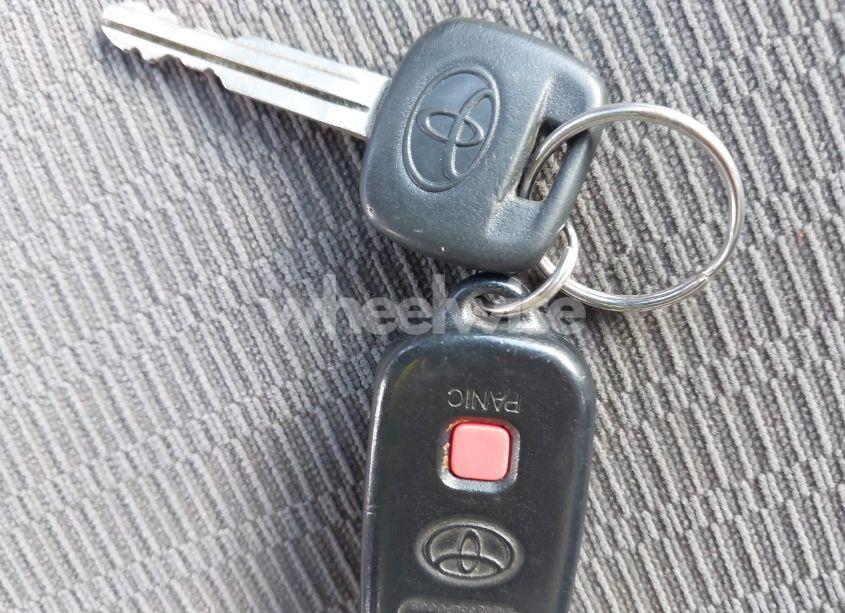 Photo 11 of 2005 Toyota Camry LE (VIN 4T1BE32K05U005060)