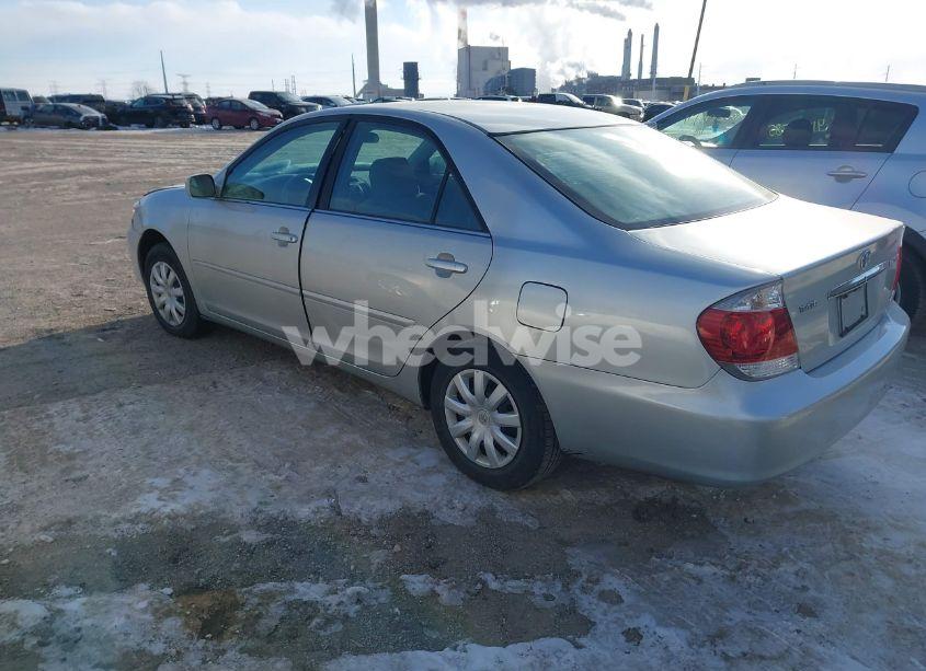 Photo 3 of 2005 Toyota Camry LE (VIN 4T1BE32K05U005060)