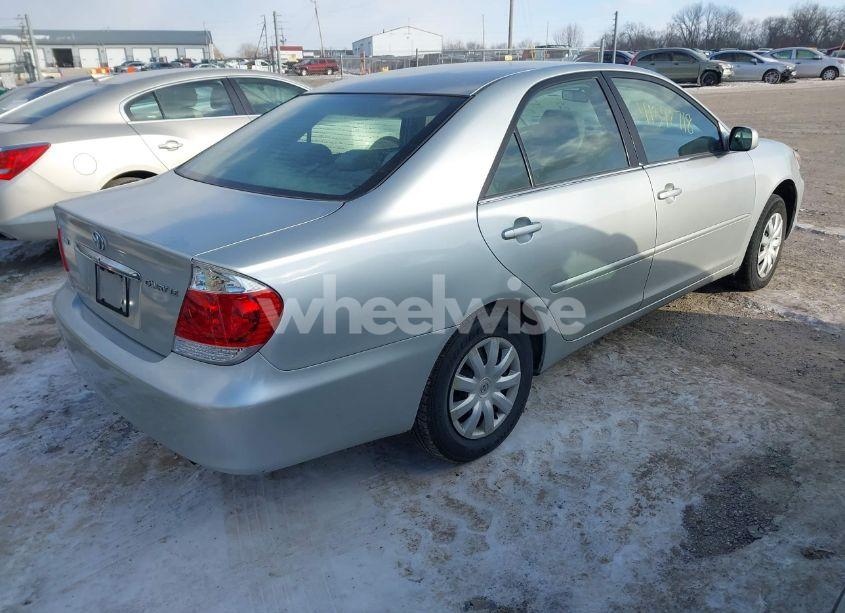Photo 4 of 2005 Toyota Camry LE (VIN 4T1BE32K05U005060)