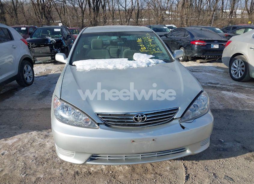 Photo 6 of 2005 Toyota Camry LE (VIN 4T1BE32K05U005060)