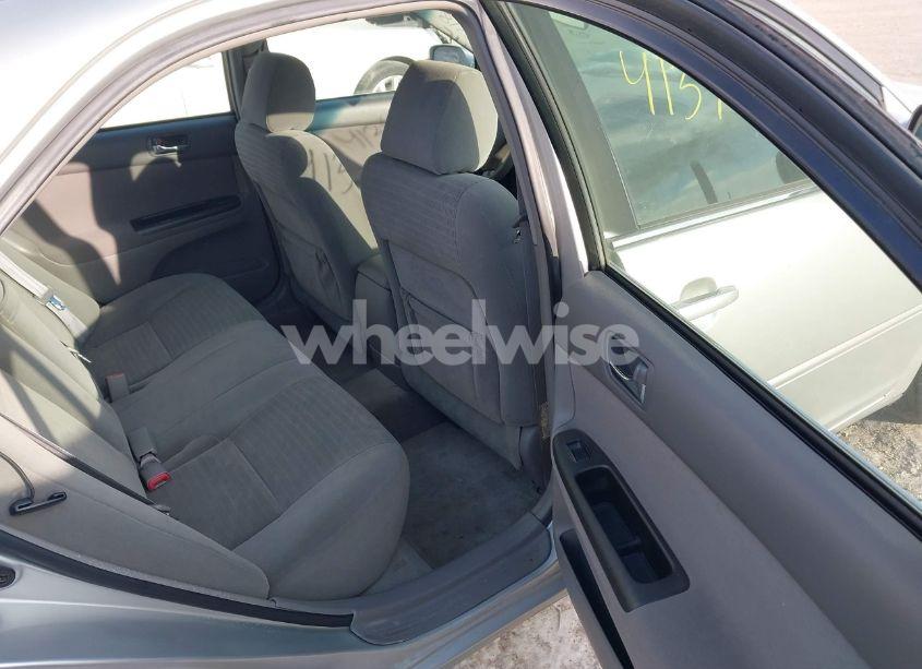 Photo 8 of 2005 Toyota Camry LE (VIN 4T1BE32K05U005060)
