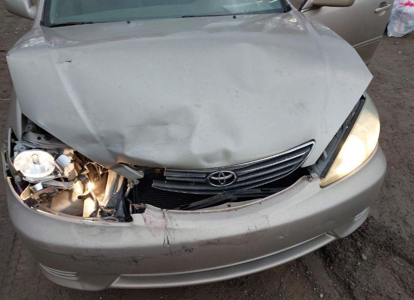 Photo 10 of 2005 Toyota Camry LE (VIN 4T1BE32K05U007732)
