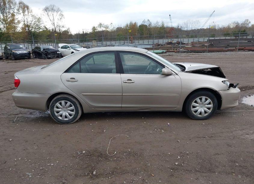 Photo 12 of 2005 Toyota Camry LE (VIN 4T1BE32K05U007732)