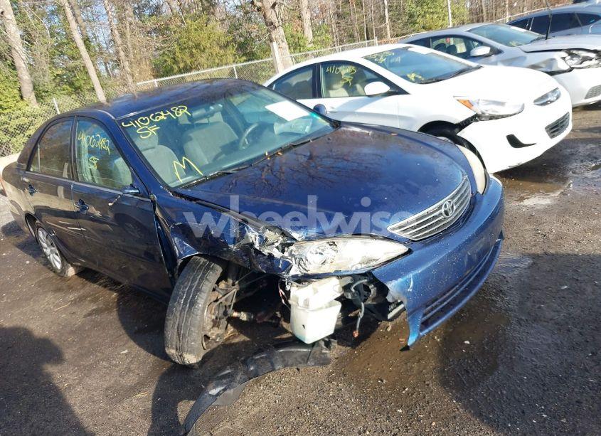 2005 Toyota Camry LE (VIN 4T1BE32K05U018004) main photo