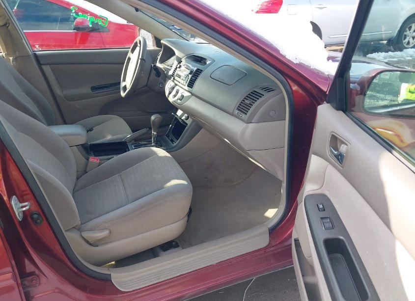 Photo 5 of 2005 Toyota Camry LE (VIN 4T1BE32K05U037541)