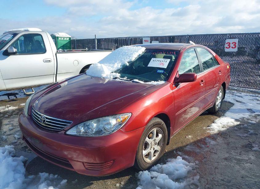 Photo 6 of 2005 Toyota Camry LE (VIN 4T1BE32K05U037541)