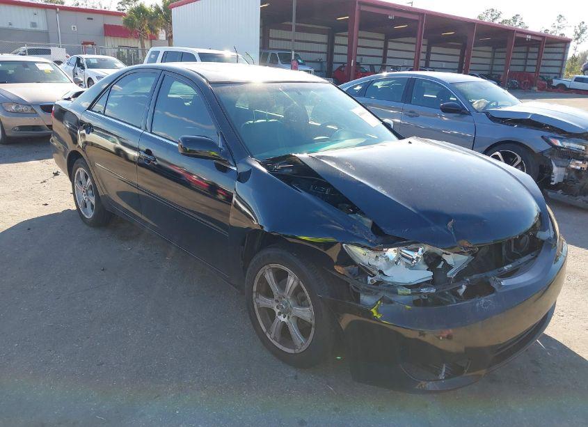 2005 Toyota Camry LE (VIN 4T1BE32K05U041122) main photo