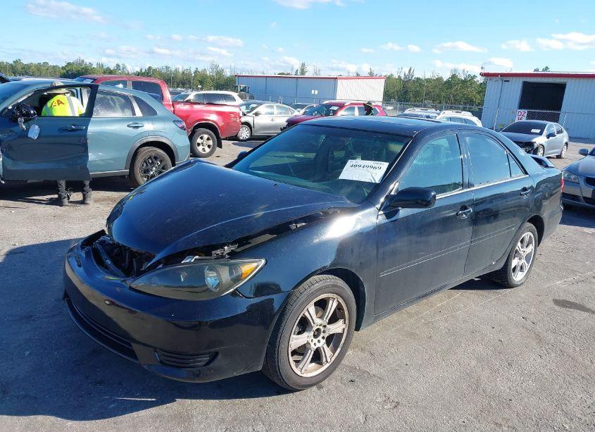 Photo 2 of 2005 Toyota Camry LE (VIN 4T1BE32K05U041122)