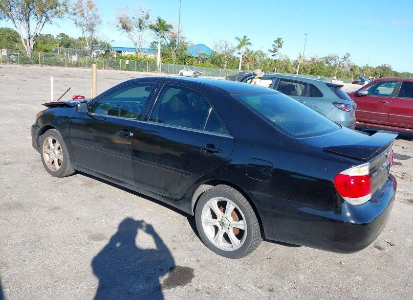 Photo 3 of 2005 Toyota Camry LE (VIN 4T1BE32K05U041122)