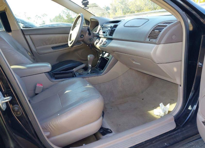 Photo 5 of 2005 Toyota Camry LE (VIN 4T1BE32K05U041122)