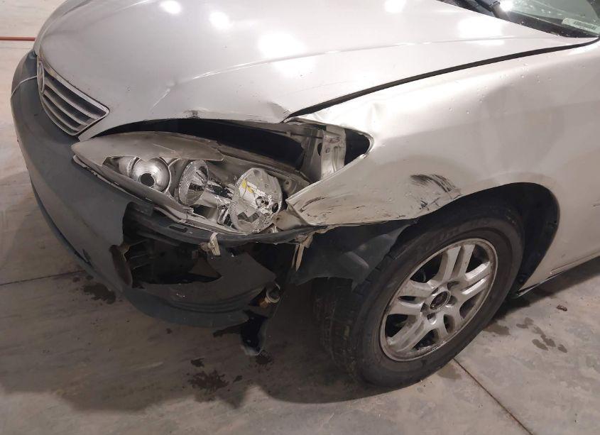 Photo 6 of 2005 Toyota Camry LE (VIN 4T1BE32K05U051312)