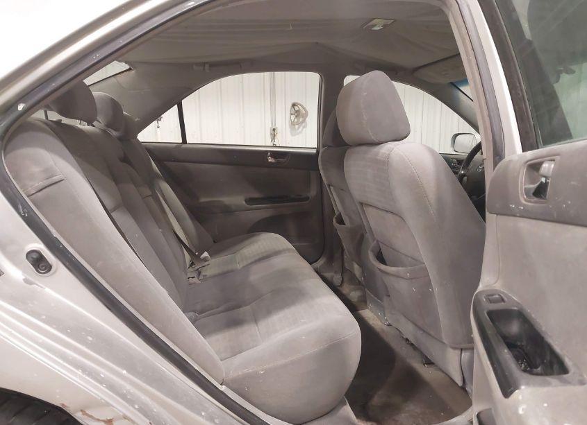 Photo 8 of 2005 Toyota Camry LE (VIN 4T1BE32K05U051312)