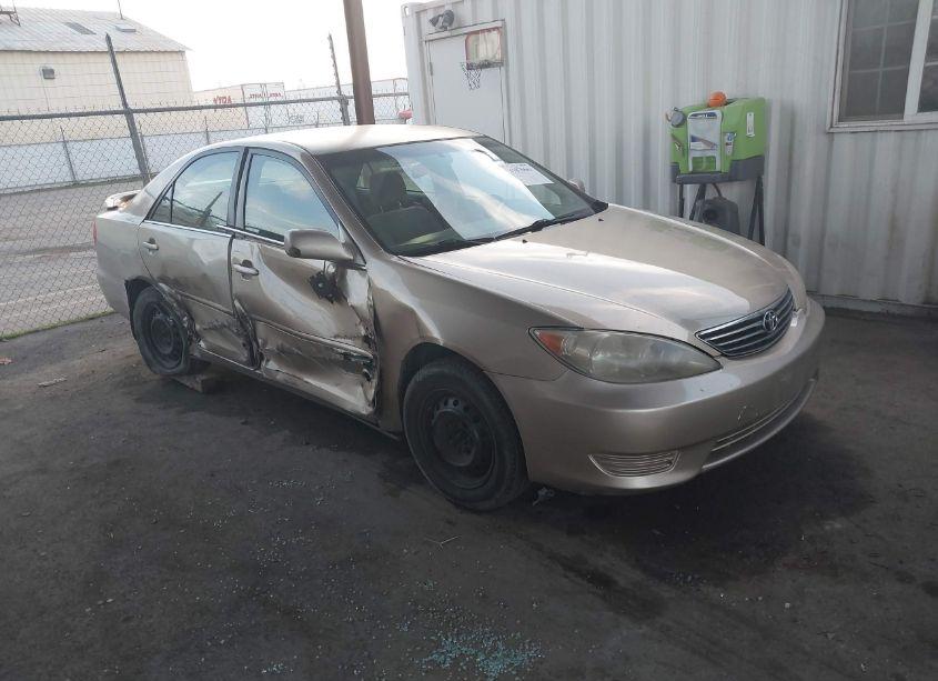 Photo 13 of 2005 Toyota Camry LE (VIN 4T1BE32K05U051892)