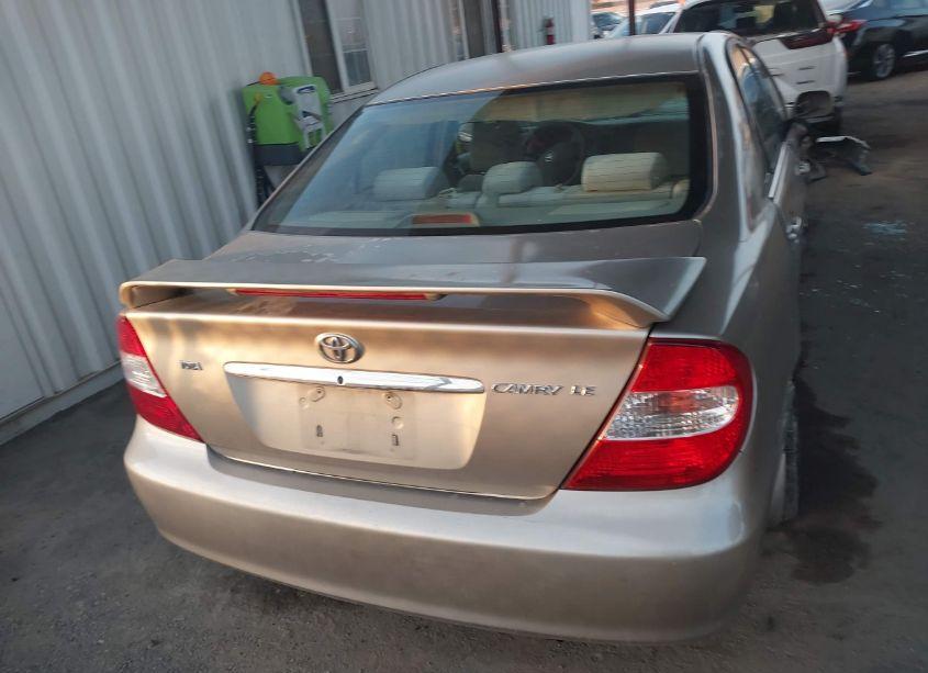 Photo 16 of 2005 Toyota Camry LE (VIN 4T1BE32K05U051892)