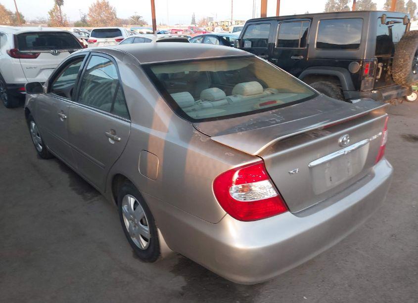 Photo 3 of 2005 Toyota Camry LE (VIN 4T1BE32K05U051892)