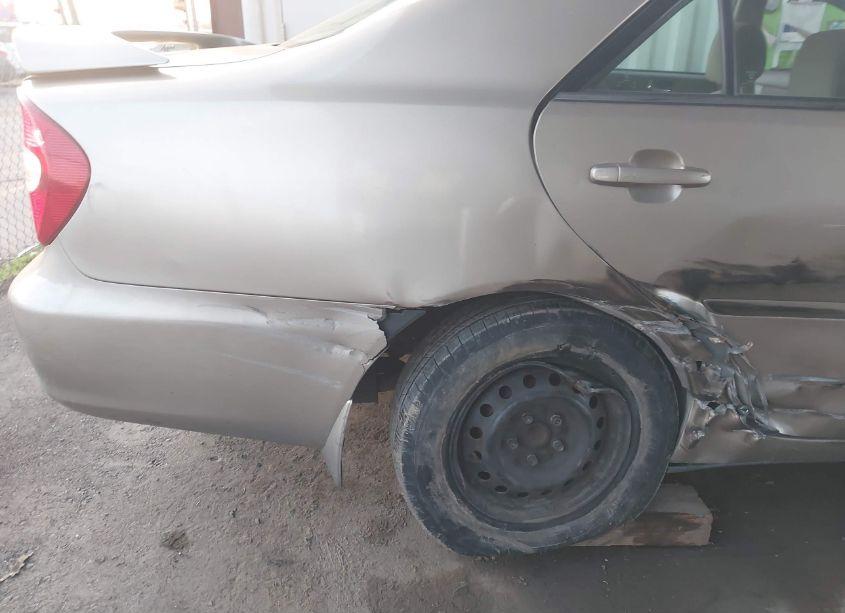 Photo 6 of 2005 Toyota Camry LE (VIN 4T1BE32K05U051892)