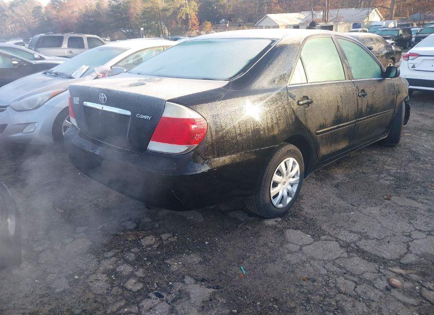 Photo 4 of 2005 Toyota Camry STD (VIN 4T1BE32K05U060544)