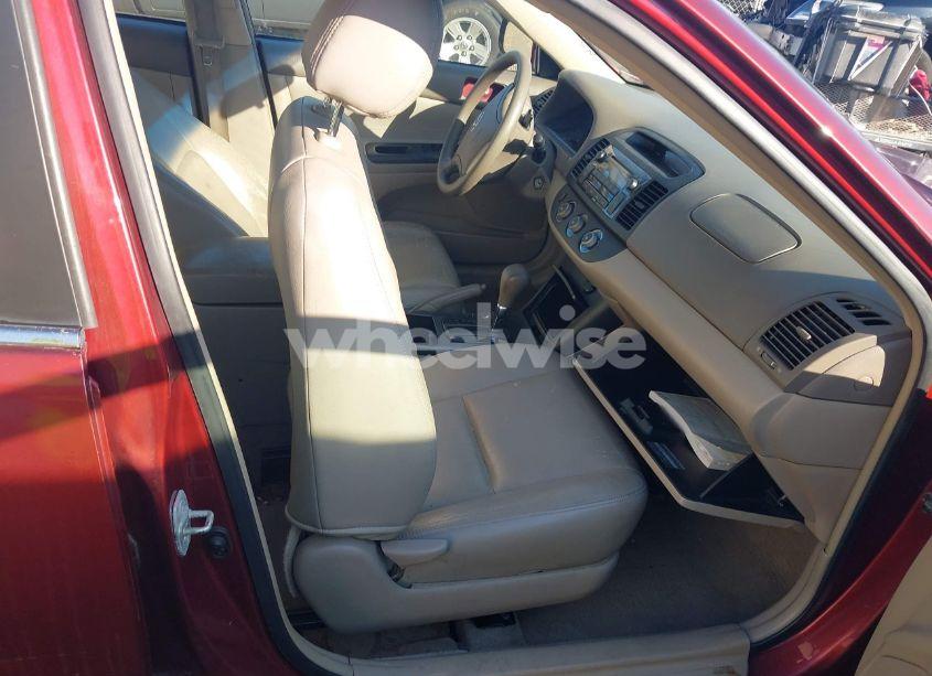 Photo 5 of 2005 Toyota Camry LE (VIN 4T1BE32K05U094189)