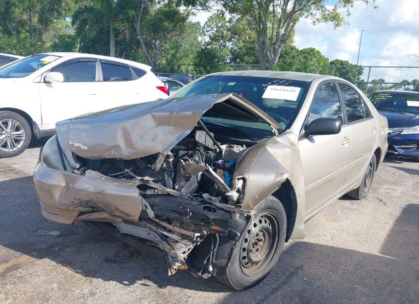 Photo 2 of 2005 Toyota Camry STD (VIN 4T1BE32K05U414353)