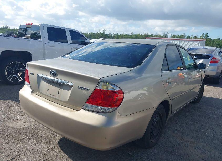 Photo 4 of 2005 Toyota Camry STD (VIN 4T1BE32K05U414353)