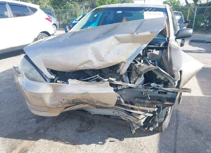 Photo 6 of 2005 Toyota Camry STD (VIN 4T1BE32K05U414353)