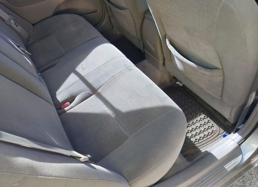 Photo 8 of 2005 Toyota Camry STD (VIN 4T1BE32K05U414353)