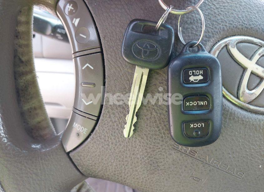 Photo 11 of 2005 Toyota Camry LE (VIN 4T1BE32K05U426485)