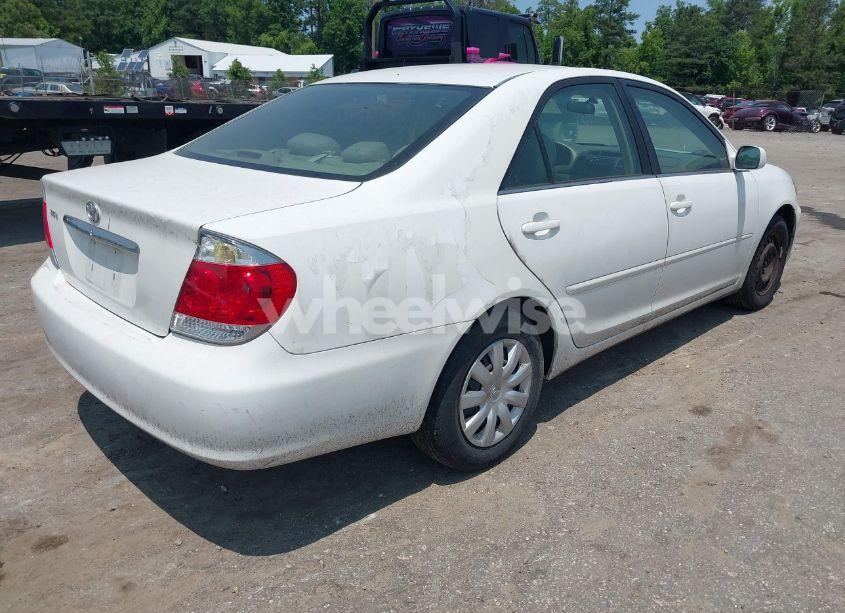 Photo 4 of 2005 Toyota Camry LE (VIN 4T1BE32K05U426485)