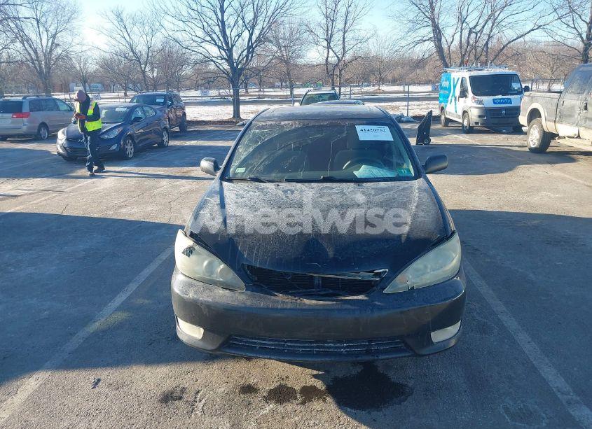 Photo 12 of 2005 Toyota Camry XLE (VIN 4T1BE32K05U431492)