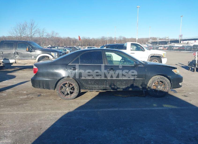 Photo 13 of 2005 Toyota Camry XLE (VIN 4T1BE32K05U431492)