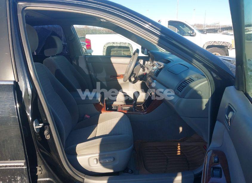 Photo 5 of 2005 Toyota Camry XLE (VIN 4T1BE32K05U431492)