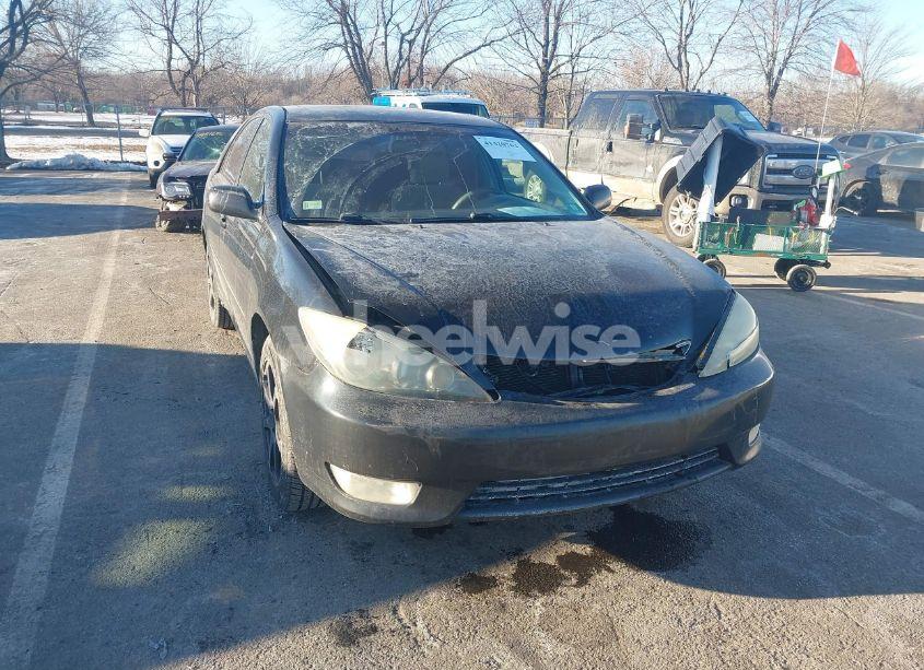 Photo 6 of 2005 Toyota Camry XLE (VIN 4T1BE32K05U431492)