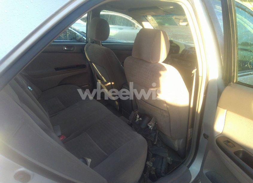 Photo 8 of 2005 Toyota Camry LE (VIN 4T1BE32K05U435073)