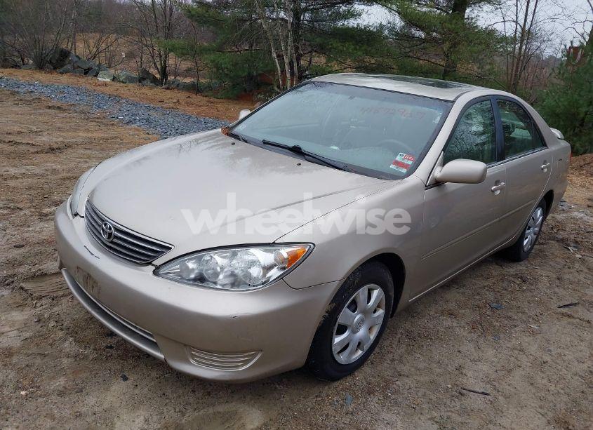 Photo 2 of 2005 Toyota Camry LE (VIN 4T1BE32K05U529292)