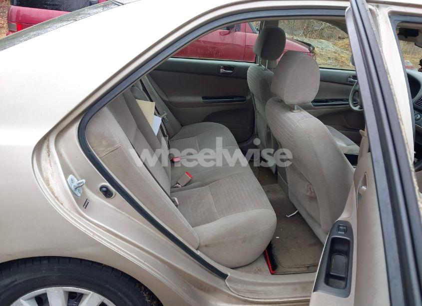 Photo 8 of 2005 Toyota Camry LE (VIN 4T1BE32K05U529292)