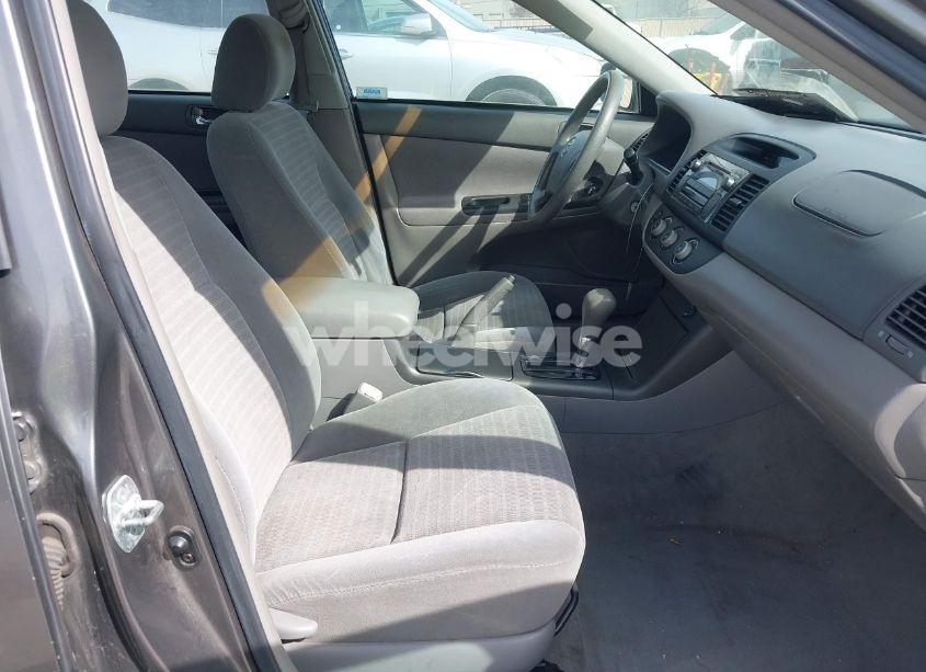 Photo 5 of 2005 Toyota Camry LE/XLE/SE (VIN 4T1BE32K05U536260)