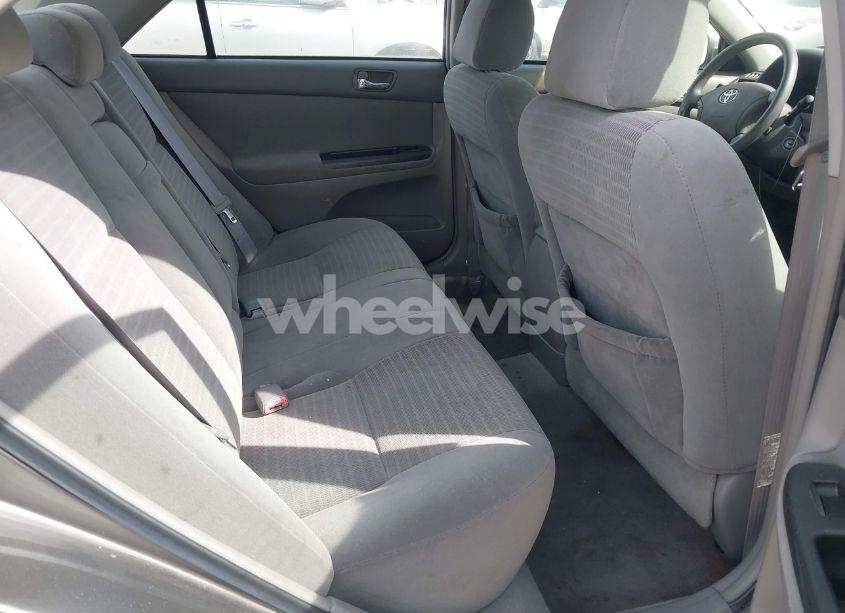 Photo 8 of 2005 Toyota Camry LE/XLE/SE (VIN 4T1BE32K05U536260)