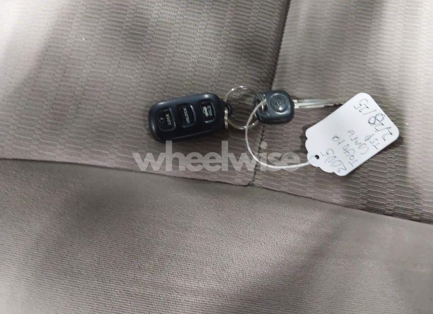 Photo 11 of 2005 Toyota Camry LE (VIN 4T1BE32K05U538560)